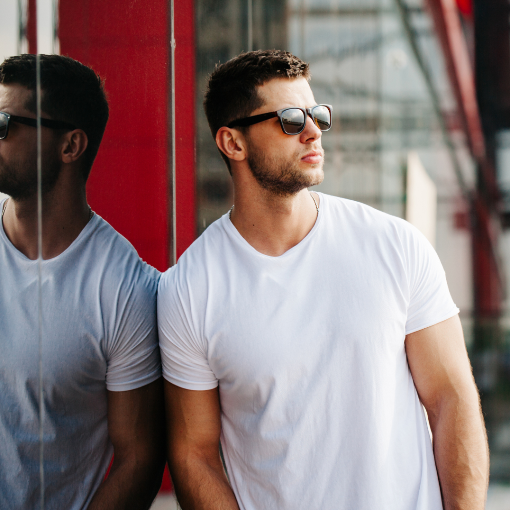 The Benefits of Wearing a White T-Shirt in Summer