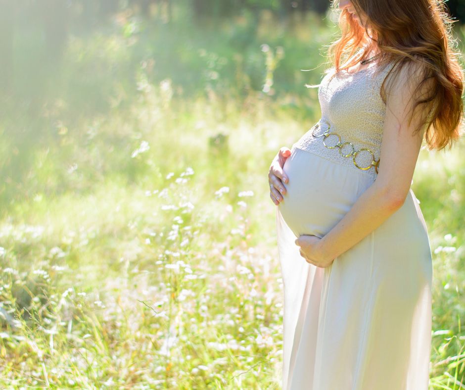 The Best Time to Schedule Your Pregnancy Photoshoot for Timeless Results